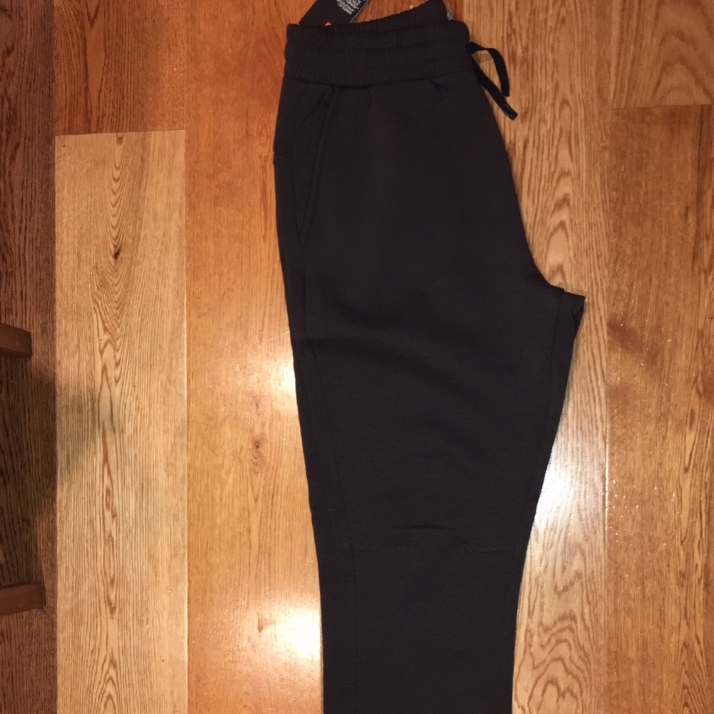 UNDER ARMOUR Unstoppable Pants M Medium Brown NWT